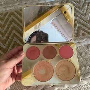 Becca x Jaclyn Hill pallet